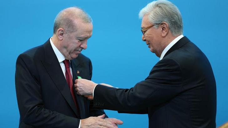 Cumhurbaşkanı Erdoğan'a Kazakistan'da 'Ahmet Yesevi Özel Devlet Nişanı'