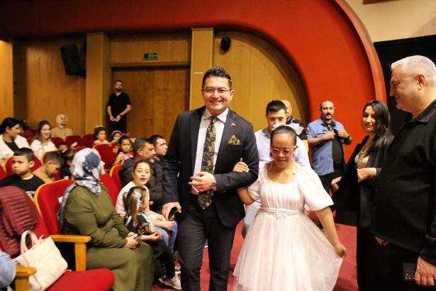 Adana'da 'Sanatta Erişilebilirlik' konseri