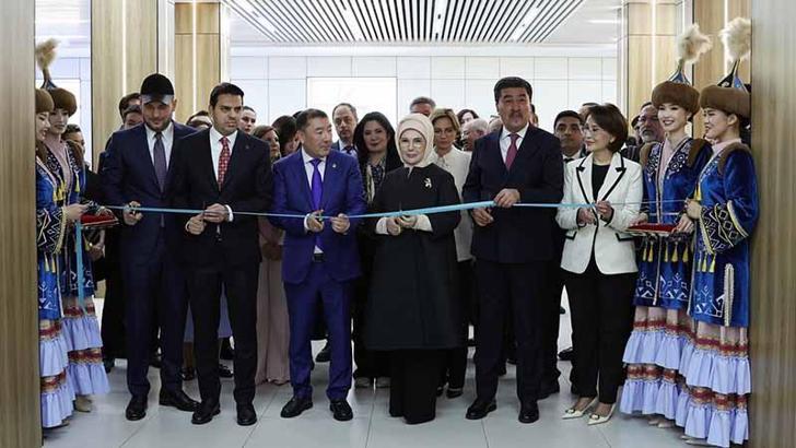 Emine Erdoğan, Kazakistan'da Sıfır Atık Eğitim Laboratuvarı'nın açılışını yaptı