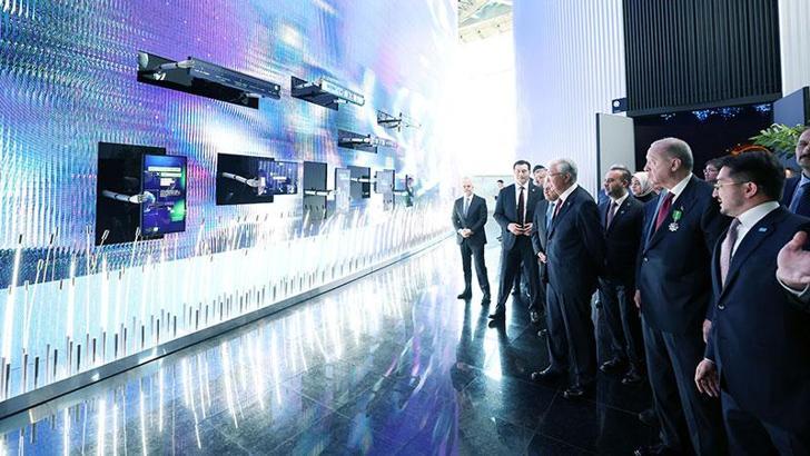 Cumhurbaşkanı Erdoğan, 'Astana Alem AI Yapay Zeka Merkezi'ni ziyaret etti
