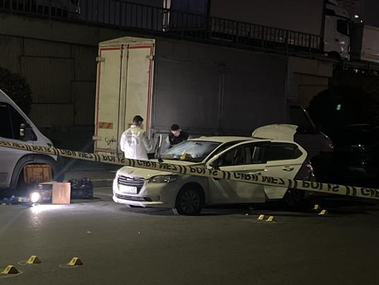 Küçükçekmece'de polisin 'dur' ihtarına uymadı, kaçarken kaza yaptı: 1 polis yaralandı, 2 gözaltı