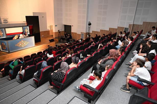 Mersin Büyükşehir, çocukları 'Hayal Dünyası’nın rengarenk sahnesinde buluşturdu