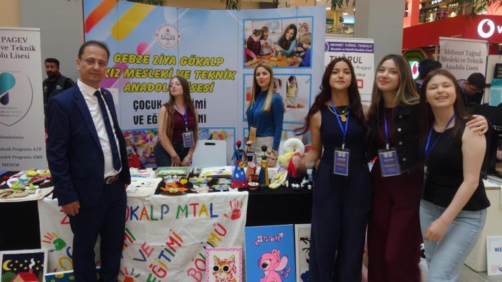 Meslek liseli öğrenciler projelerini sanayicilere tanıttı