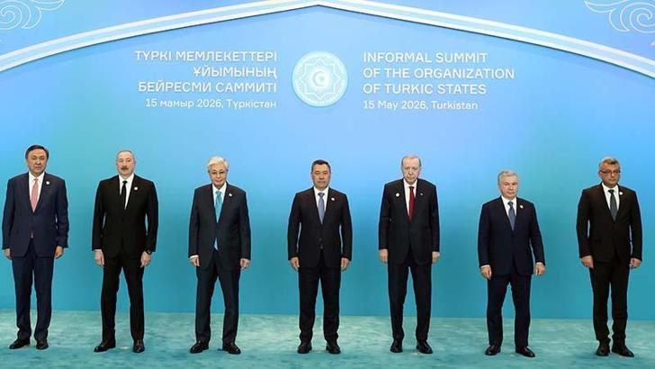 Cumhurbaşkanı Erdoğan, Türk Devletleri Teşkilatı Gayriresmi Zirvesi'nde aile fotoğrafı çekimine katıldı