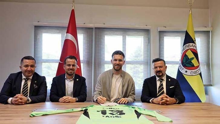 Fenerbahçe, kaleci Tarık Çetin’le 3 yıllık sözleşme imzaladı
