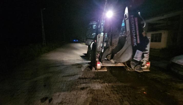 Tokat'ta Kelkit Çayı'nın debisi yükseldi, taşkın riskine karşı köy boşaltılıyor