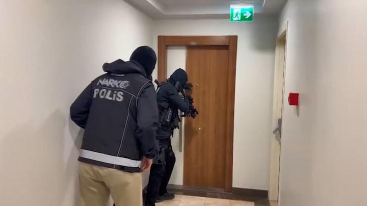 'Kırmızı bülten' ile aranan uluslararası suç örgütü lideri İstanbul'da yakalandı