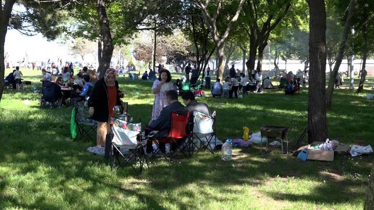 Samsun’da yağmur sonrası güneş yüzünü gösterdi, sahiller piknikçilerle doldu