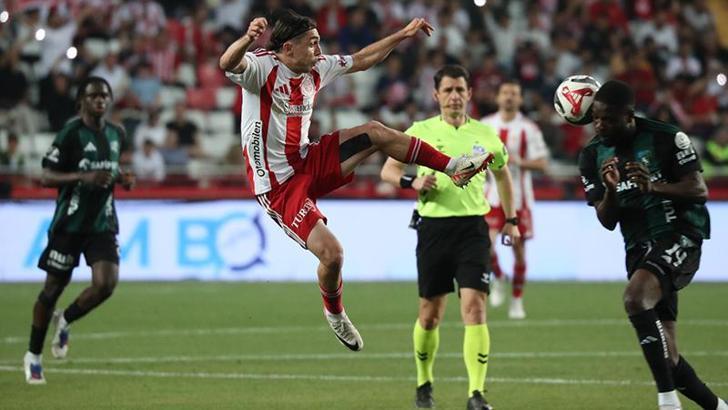 Antalyaspor, Süper Lig’e veda eden 3’üncü takım oldu