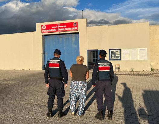 Aranan hükümlüler yakalandı