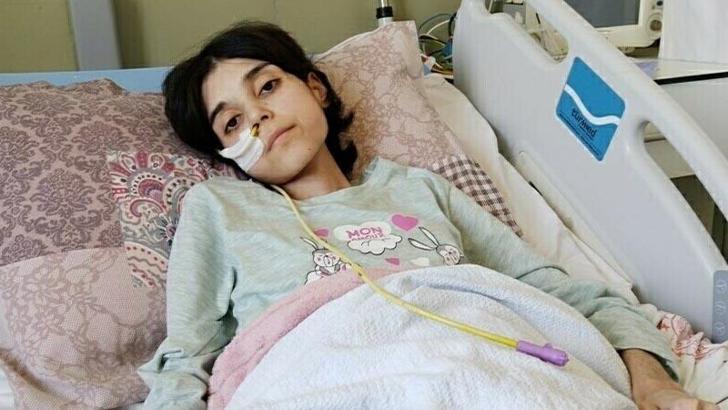 Ünzile, ameliyat sonrası protein emilim bozukluğu nedeniyle 18 yaşına 30 kiloyla giriyor