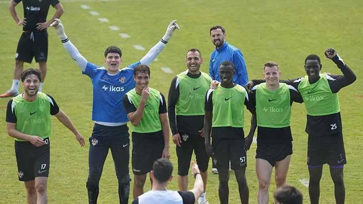 Eyüpsporlu futbolcular Talha ve Anıl: Heyecan ve duygu patlaması doluydu