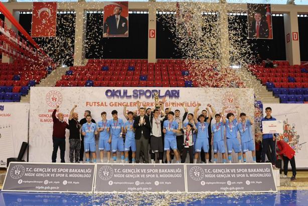 Niğde'de Okul Sporları Gençler Futsal Türkiye Şampiyonası tamamlandı