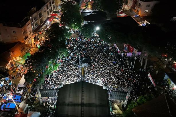 Menemen'de 'çilek tadında' festival sona erdi; üç günde 1 milyonu aşkın kişi ağırlandı
