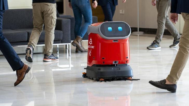 Medical Point'te ortak alanlarda 'temizlik robotlu' hijyen