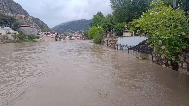 Amasya Valisi Bakan’dan Yeşilırmak uyarısı