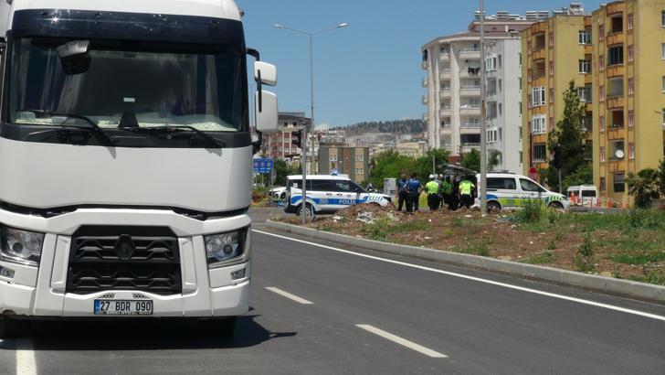 TIR'la çarpışan motosikletteki 2 kişi ağır yaralandı