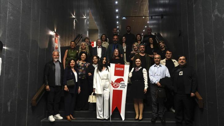 Samsun’da sanatseverleri buluşturan ‘Karma Sergi’ açıldı