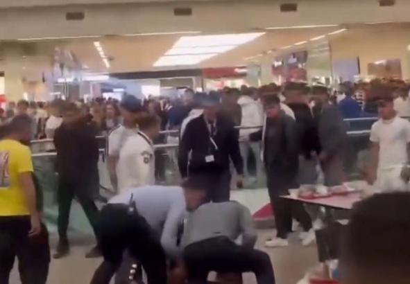 Ankara'da alışveriş merkezinde bıçaklı kavga: 2 yaralı