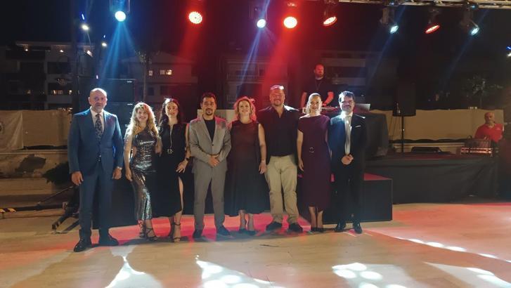 İstiklal Makzume Anadolu Lisesi'nde 'Mezunlar Gecesi'