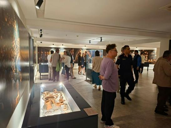 Efes'in Sönen Kandilleri sergisi açıldı