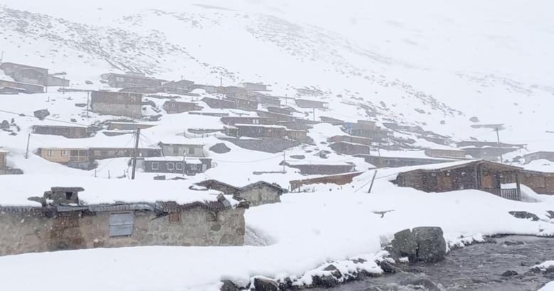 Mayıs ayında Rize’nin yükseklerinde kar yağışı