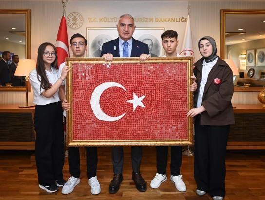 Bakan Ersoy, genç sanatçıları kabul etti