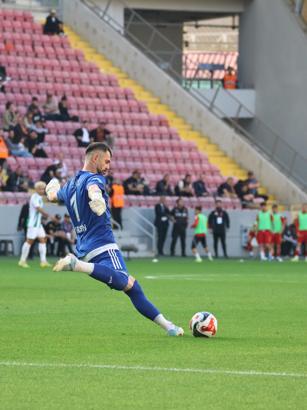 Eski Karşıyakalılar play-off'ta güldü