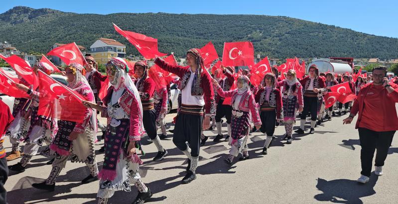 Bucak'ta 19 Mayıs kutlandı