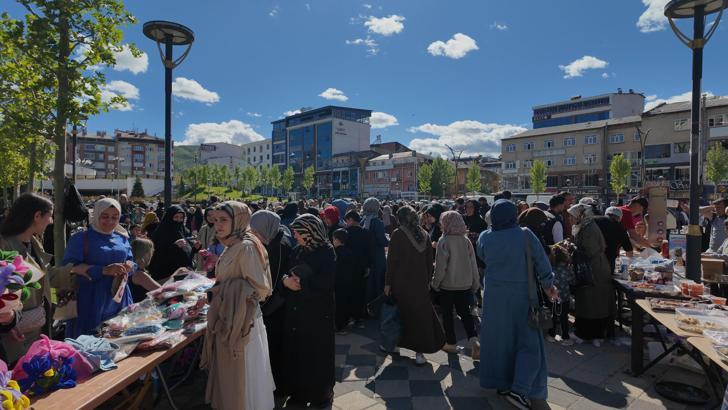 SMA hastası Efrayim için kent meydanında kermes düzenlendi