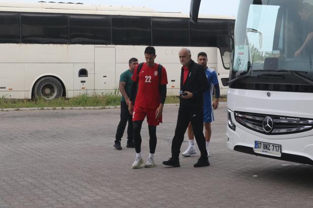 İran Milli takımı Dünya Kupası hazırlıklarına Antalya’da başladı