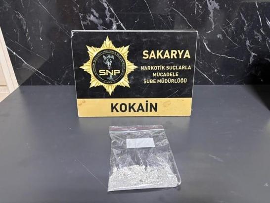 Durdurulan otomobilde kokainle yakalanan şüpheli tutuklandı