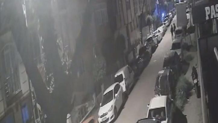 Avcılar'da motosiklet hırsızlığı kamerada