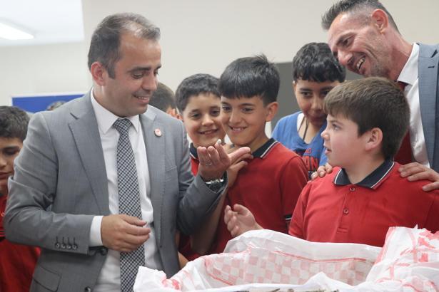 Edirne’de öğrencilere ipek böceği yetiştiriciliği eğitimi
