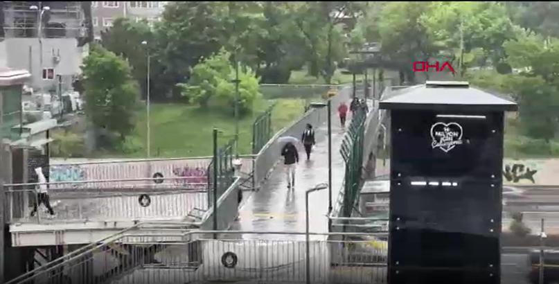 Bayrampaşa'da sağanak etkili oluyor
