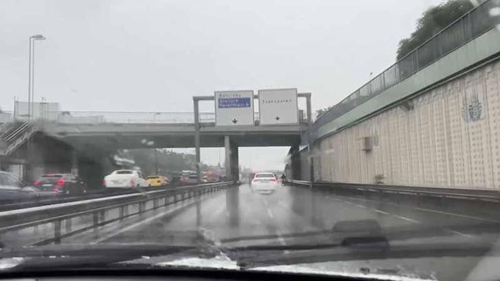 BayrampaÅŸa ve Üsküdar'da saÄŸanak etkili oldu