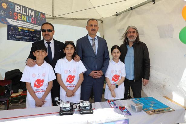 Ağrı’da ‘Bilim Dolu Günler Bilim Şenliği’ başladı