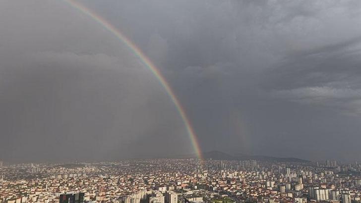 İstanbul'da yağışın ardından gökkuşağı sürprizi