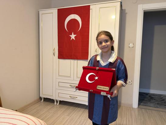 Kavanozda biriken iyilik ödülsüz kalmadı; 9 yaşındaki Berra’ya sürpriz