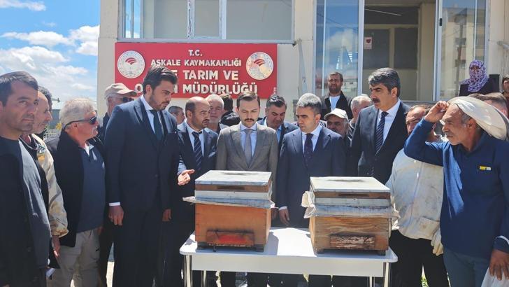 Akfen Yenilenebilir Enerji'den Aşkale’de üreticilere yüzde 70 hibeli arılı kovan desteği