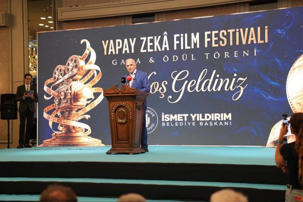 Ümraniye'de ‘Yapay Zeka Film Festivali’ ödül töreni gerçekleştirildi