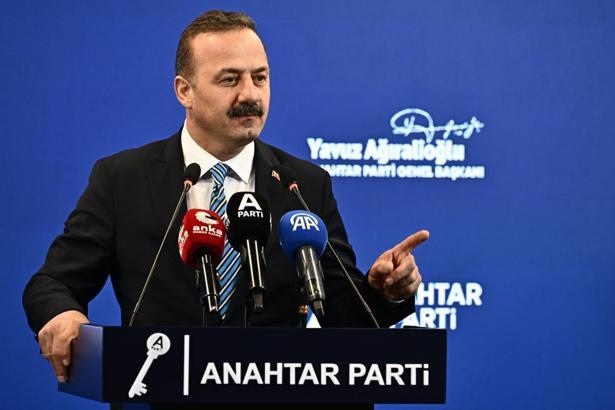 Yavuz Ağıralioğlu: Milletin kalbine doğru büyük bir yürüyüş başlatıyoruz