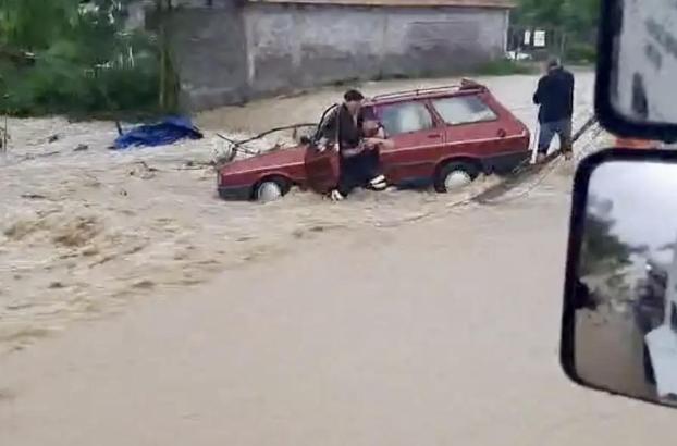 Bartın'da yağmur sonrası denizin rengi değişti (3)