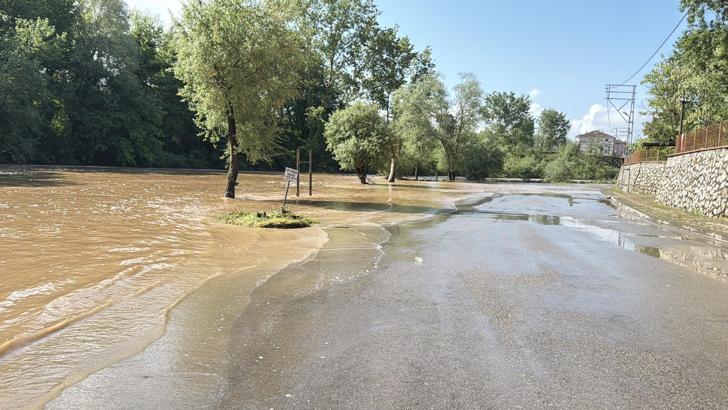 Bartın Irmağı'nda su seviyesi 2 metre yükseldi