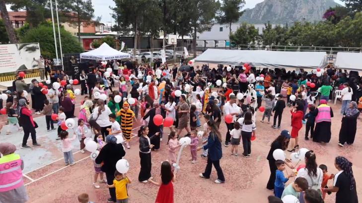 Kozan'da öğrencilere bayram hediyesi