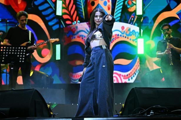 Gençlik Festivali'nde Simge sahne aldı