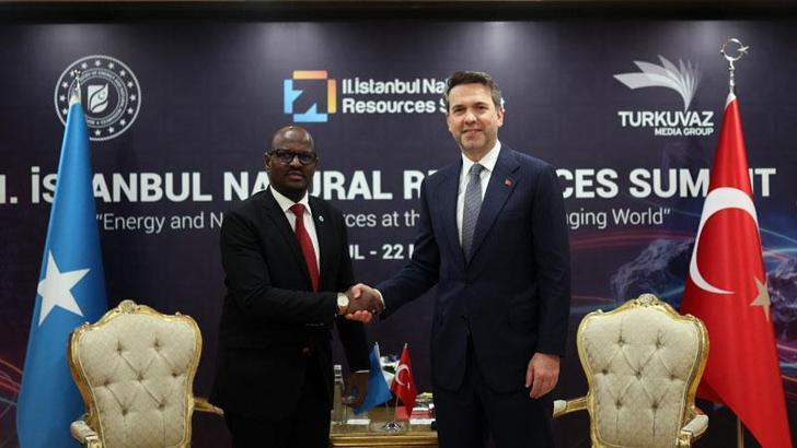 Bakan Alparslan Bayraktar, Somali Petrol ve Maden Kaynakları Bakanı Mohamed ile görüştü