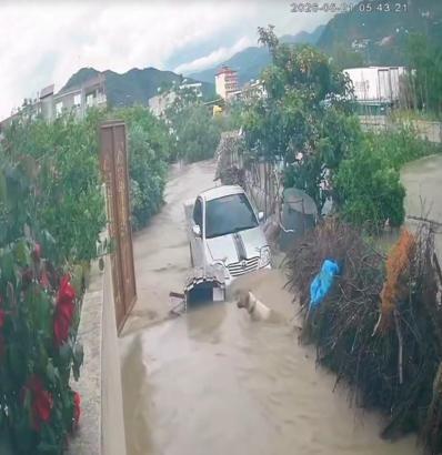 Hatay'da selde kaybolan 2 kişi aranıyor (2)