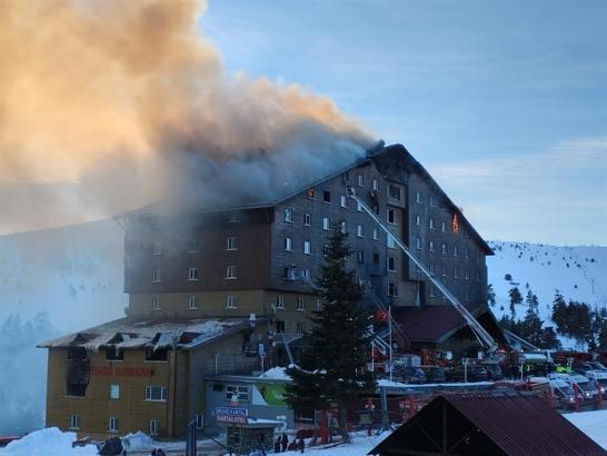 78 kişinin öldüğü otel yangınında istinaf mahkemesi itirazları reddederek verilen cezaları aynı şekilde onadı