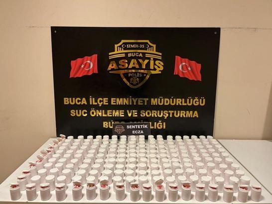 İzmir'de 10 bin 854 adet sentetik ecza hapı ele geçirildi; 1 tutuklama
